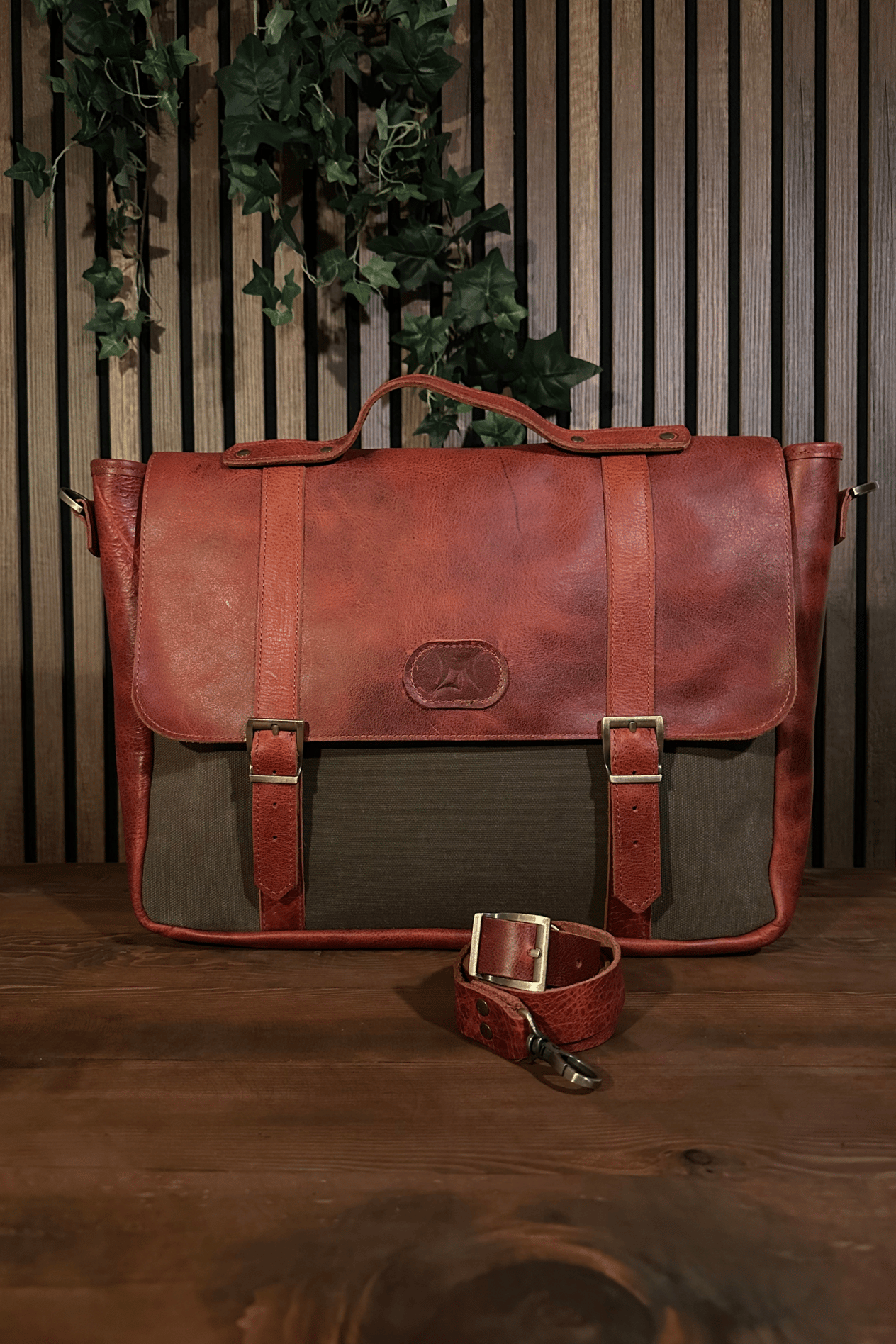 ALDEBARAN MESSENGER BAG