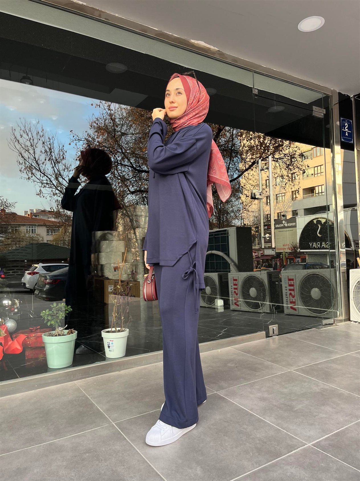 10530 Kapşonlu Yanları Bağıcıklı Takım