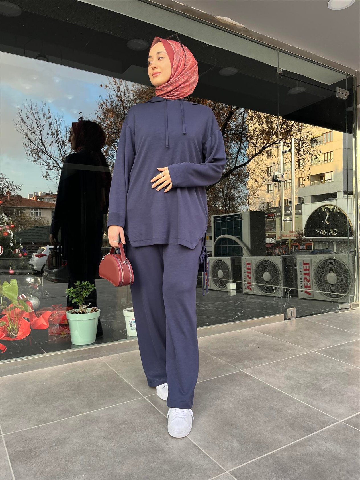 10530 Kapşonlu Yanları Bağıcıklı Takım