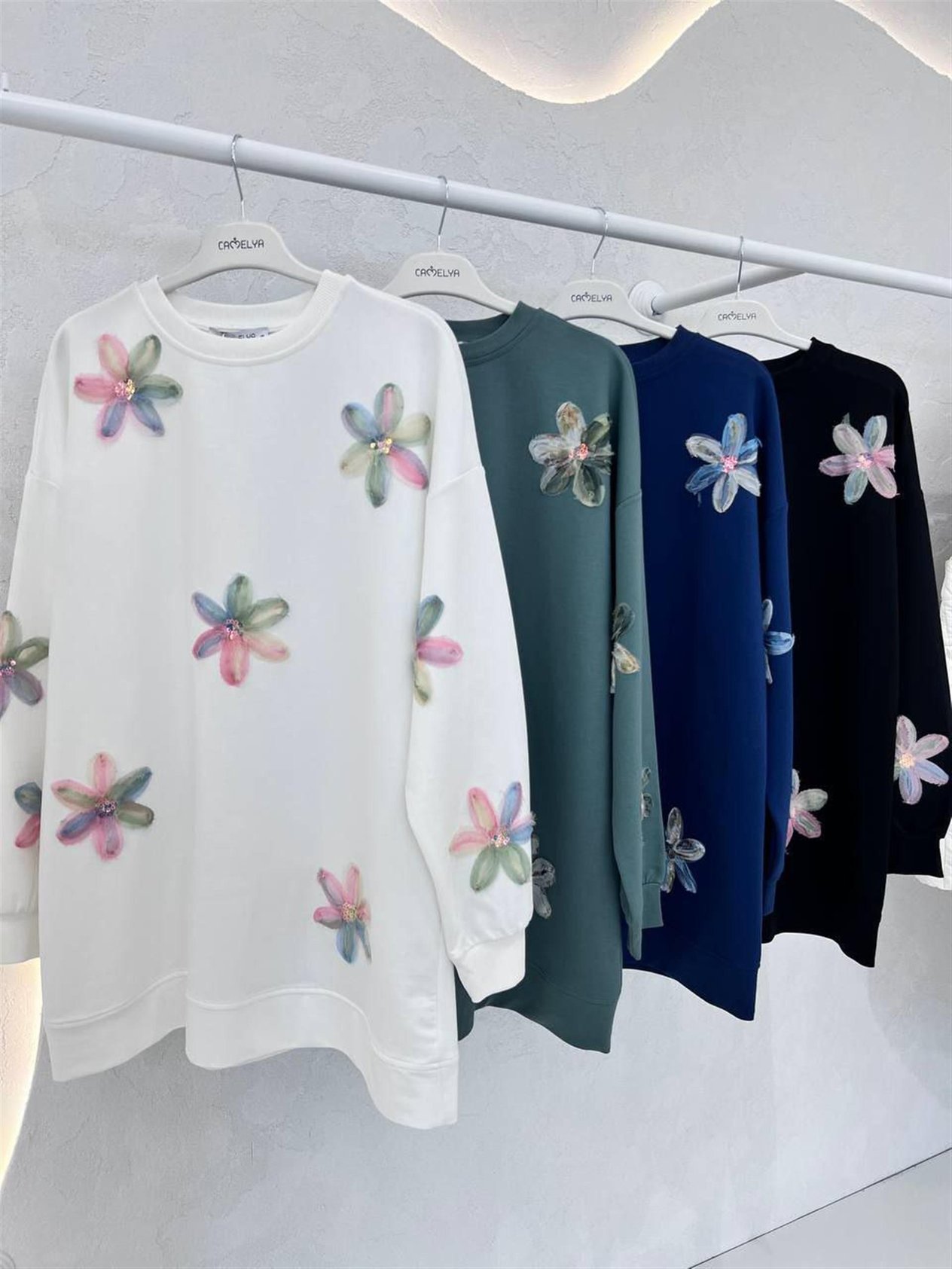 5249 Bisiklet Yaka Tül Çiçek Detaylı Sweat