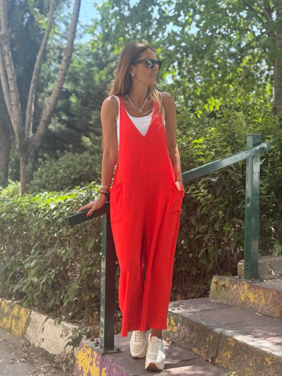 V Yaka Bağlamalı Tulum Kırmızı