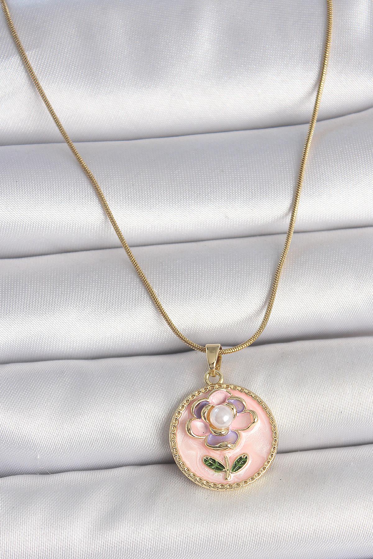 316L Çelik Gold Renk Zincir Pembe Çiçek İşlemeli İnci Detay Portre Model Kadın Kolye