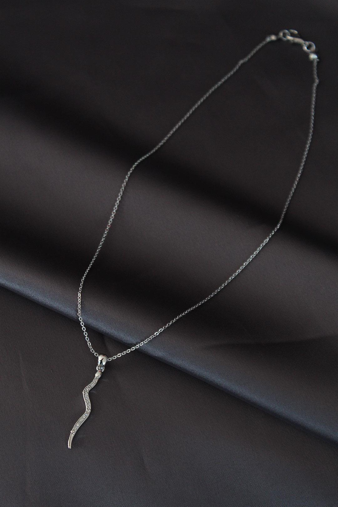 Silver Renk Metal Zirkon Taşlı Şimşek Kolye