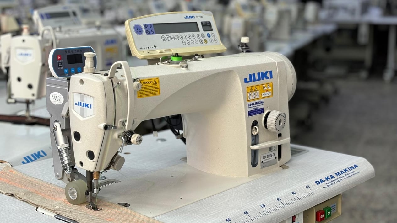 Blacktech Merdane Sistemli JUKI DDL-9000B-SS Düz Dikiş Makinası