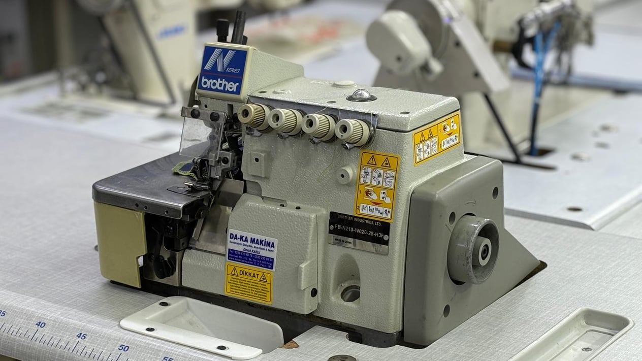 BROTHER FB - 210 4 İplik Overlok Makinası