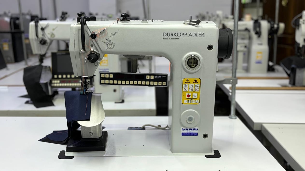 DÜRKOPP ADLER 550-16-23 Kol Takma Makinası