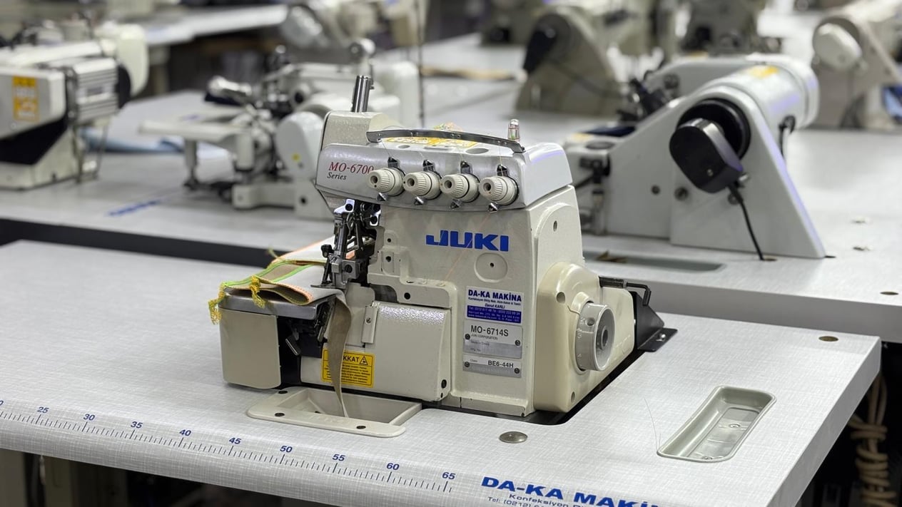 JUKI MO-6714S Sessiz Motorlu Overlok Dikiş Makinası