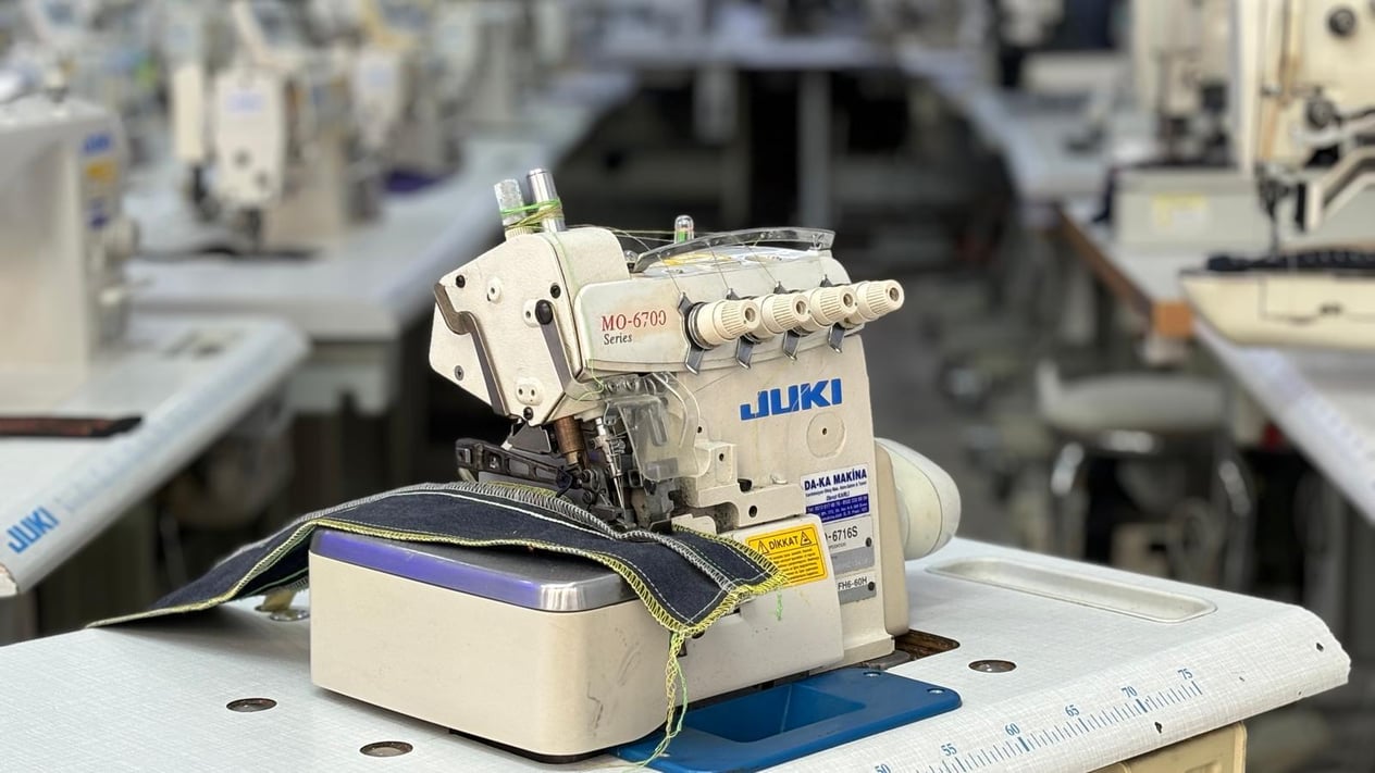 JUKI MO-6716S 5 İplik Havalı Overlok Makinası