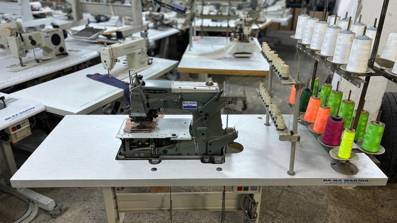 KANSAİ SPECİAL 12 İğne Merdaneli Zincir Dikiş Lastik Makinası