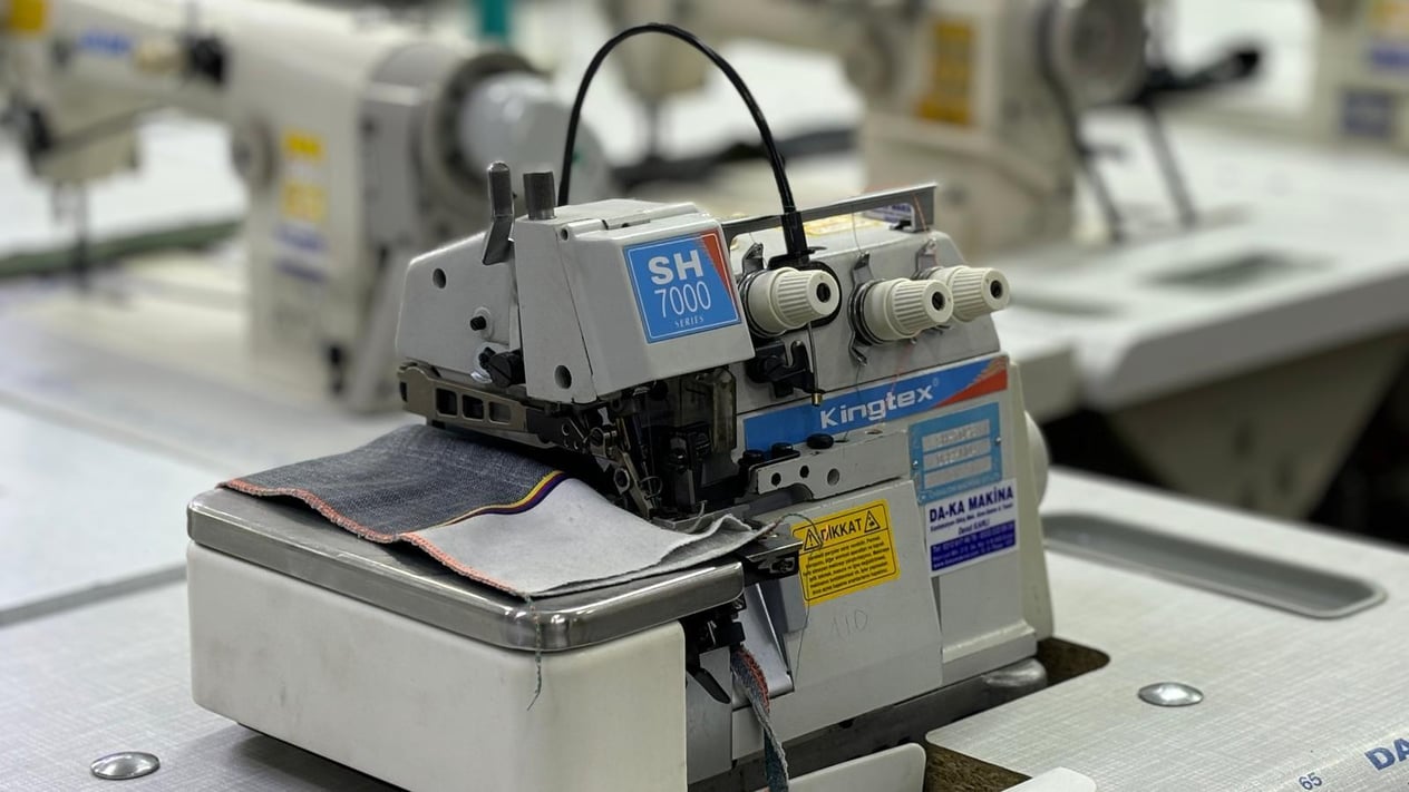 KİNGTEX 7000 Serisi Kıstırmalı 3 İplik Overlok Makinası