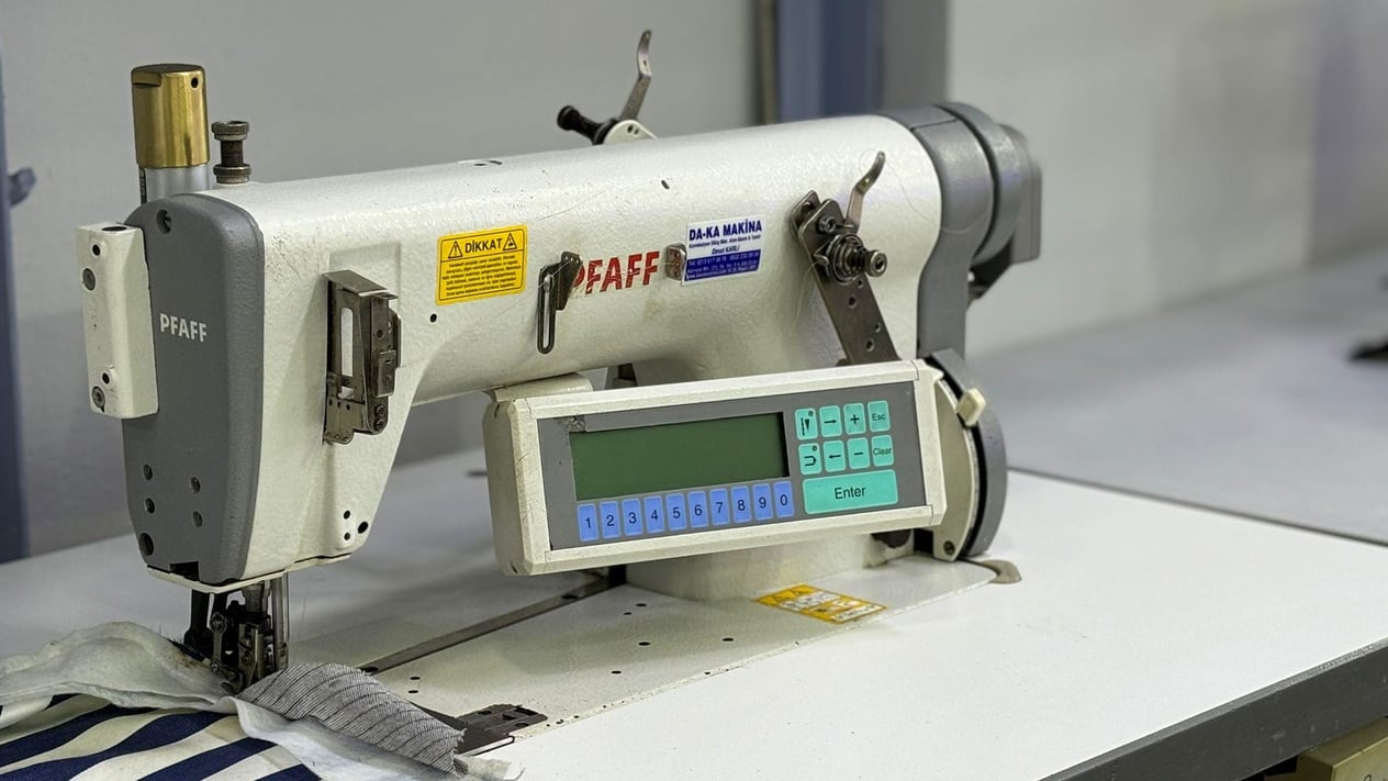 PFAFF 3801 Kol Fitil Büzgü Dikiş Makinası