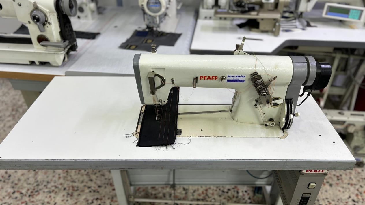PFAFF 5483 Örümcek Ayak Zincir Dikiş Makinası