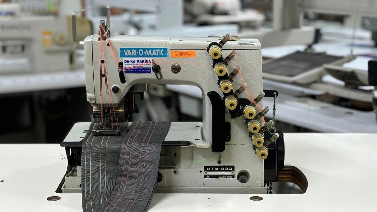VARI O MATIC DTN - 920 4 İğne Merdaneli Lastik Dikiş Makinası