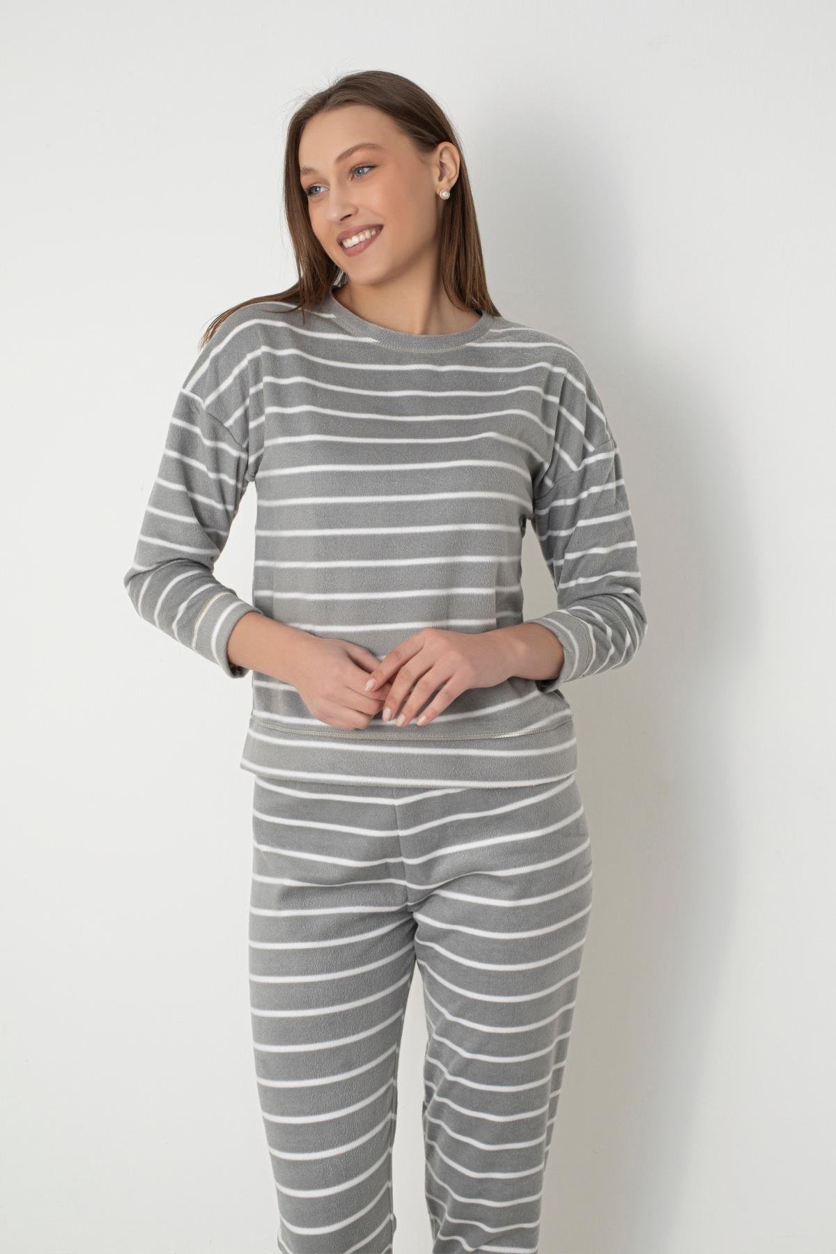 Dofi Kadın Gri Çizgili Flanel Polar Pijama Takımı – Sıcak ve Rahat
