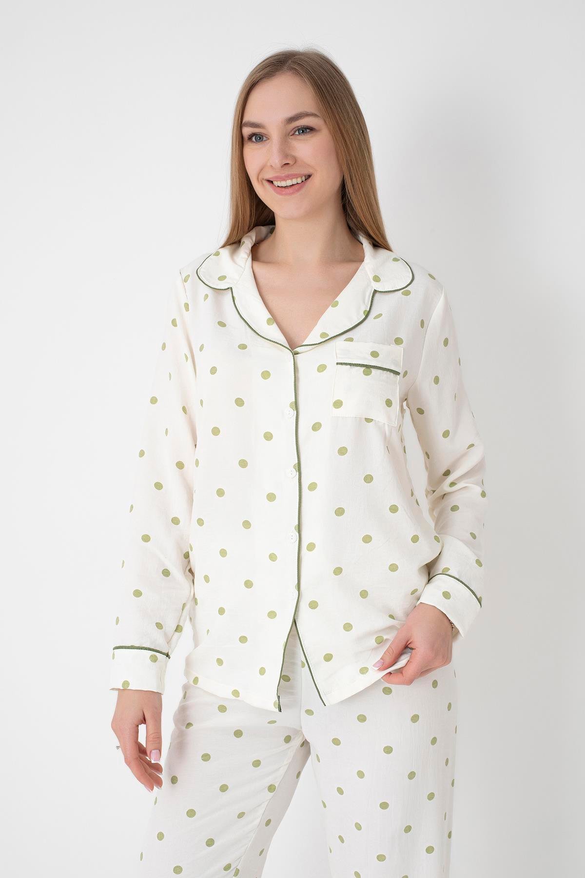 DOFİ Kadın Puantiyeli Düğmeli Pijama Takımı – Ekru, Rahat ve Şık