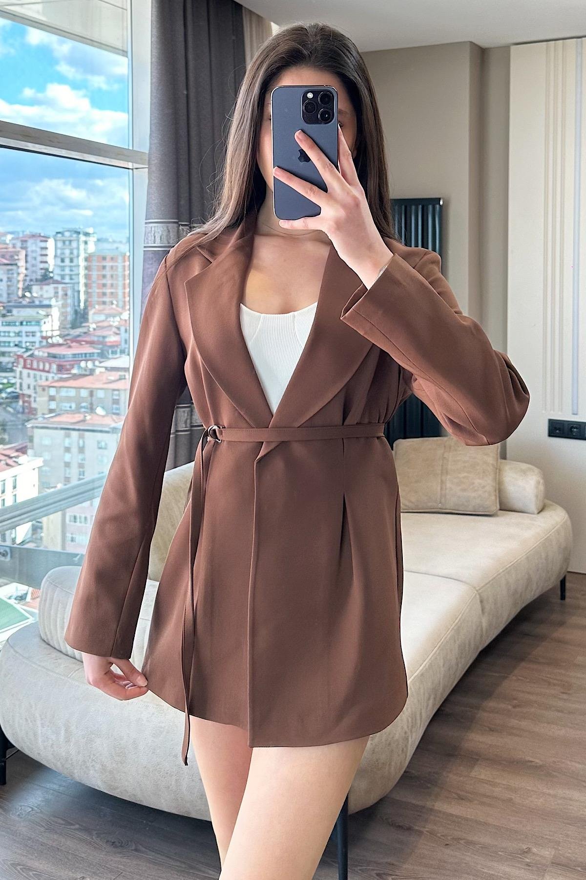 KUŞAKLI PİLELİ BLAZER CEKET