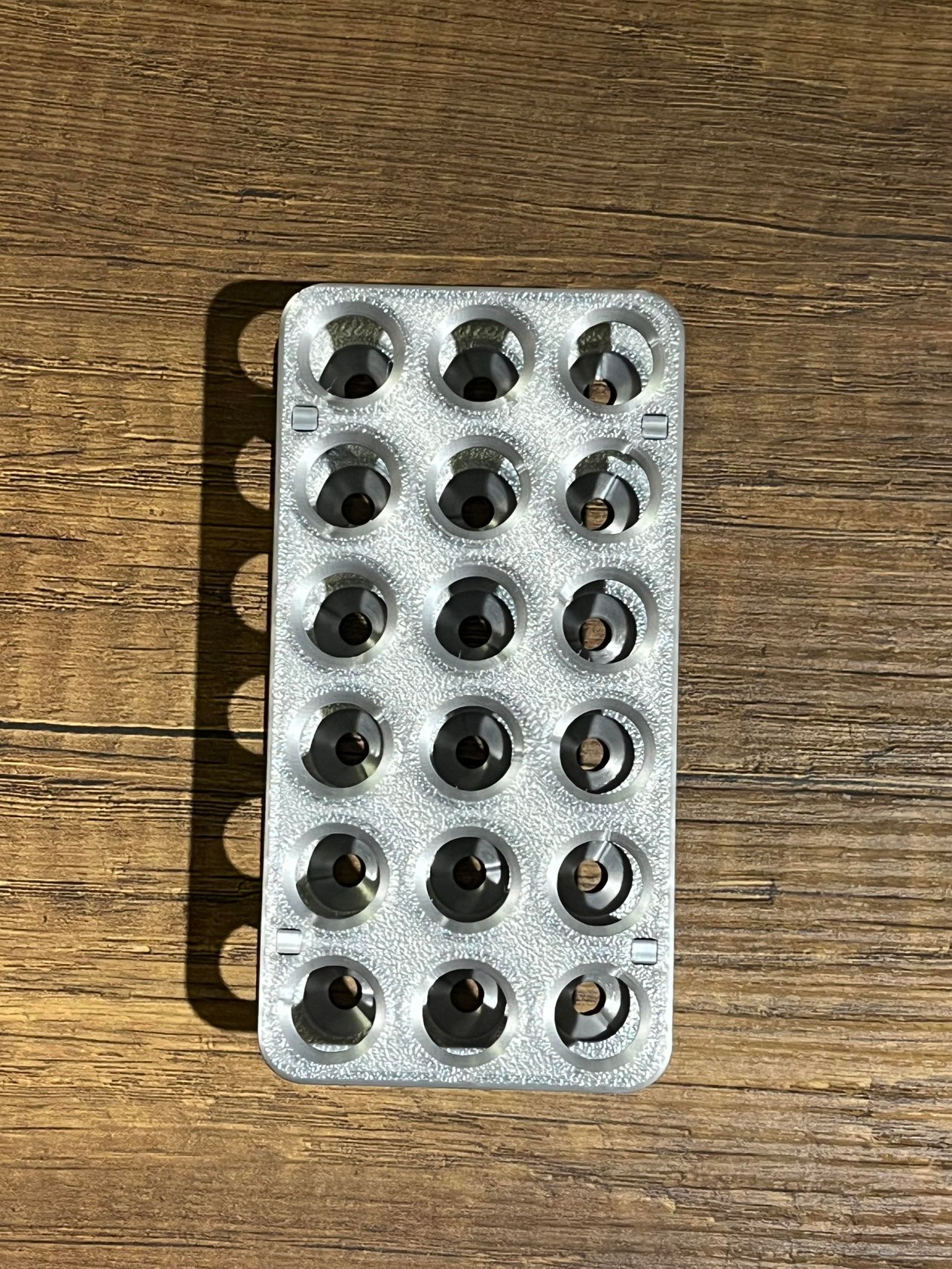 18'li Eppendorf Tüpü Standı