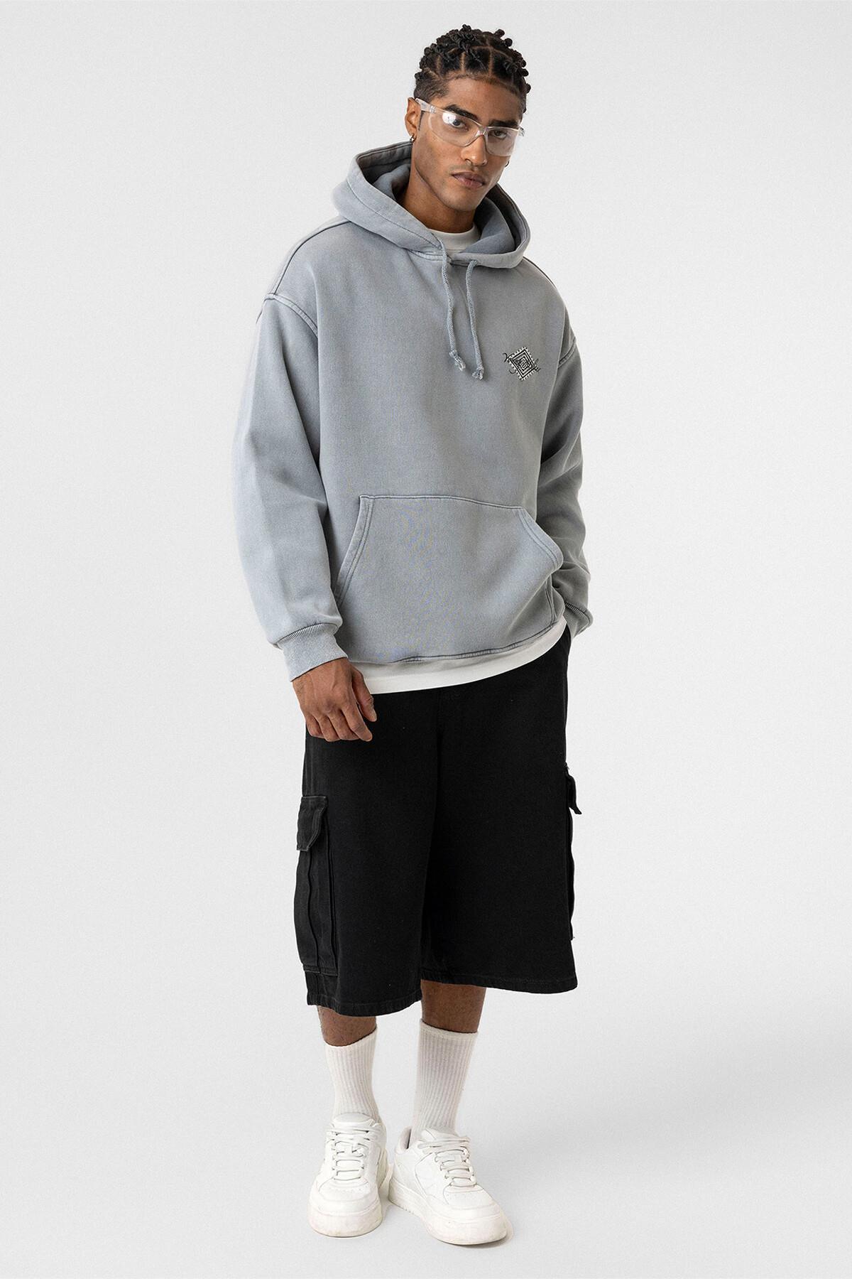 Yıkamalı Sırt Baskılı Oversize Sweatshirt Açık Gri