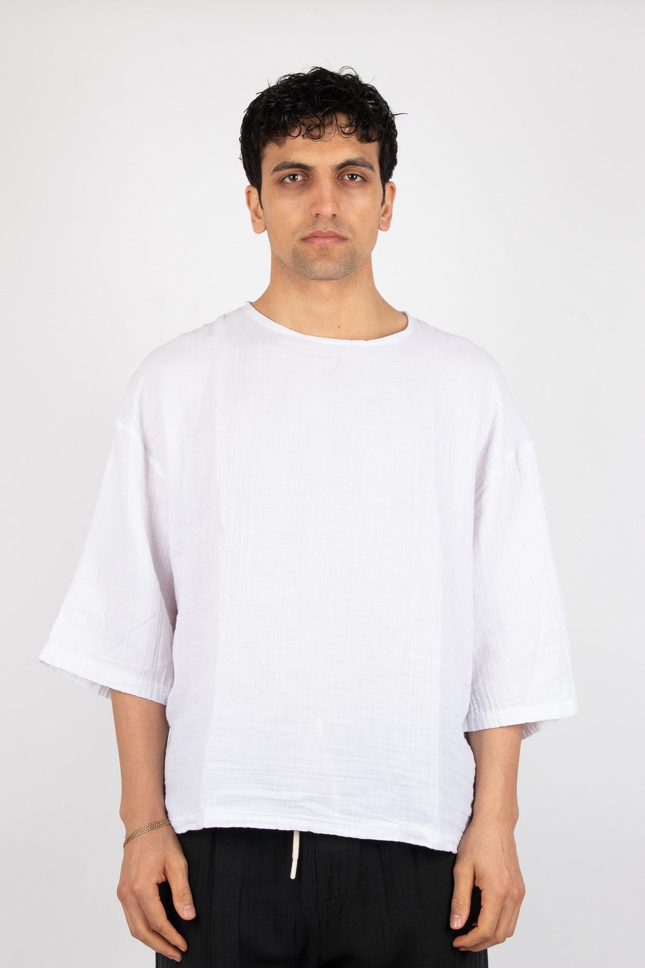 Nakış Dokulu Beyaz T-Shirt