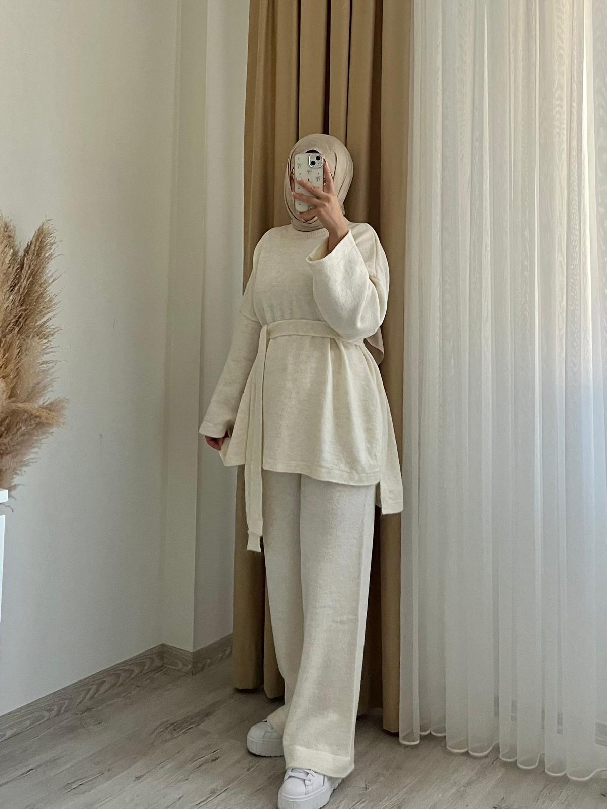 Bej / Kuşaklı Triko Takım 