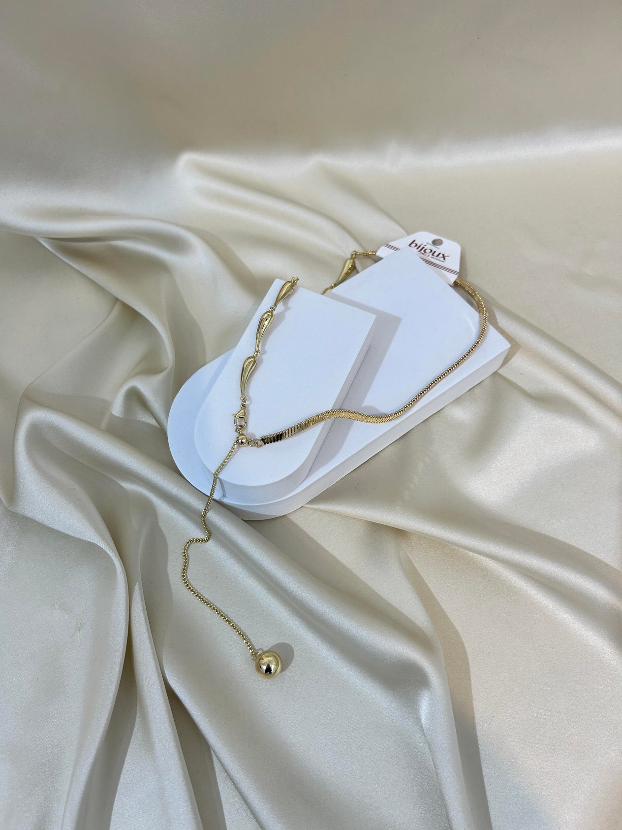 Gold Dekolte Kolye