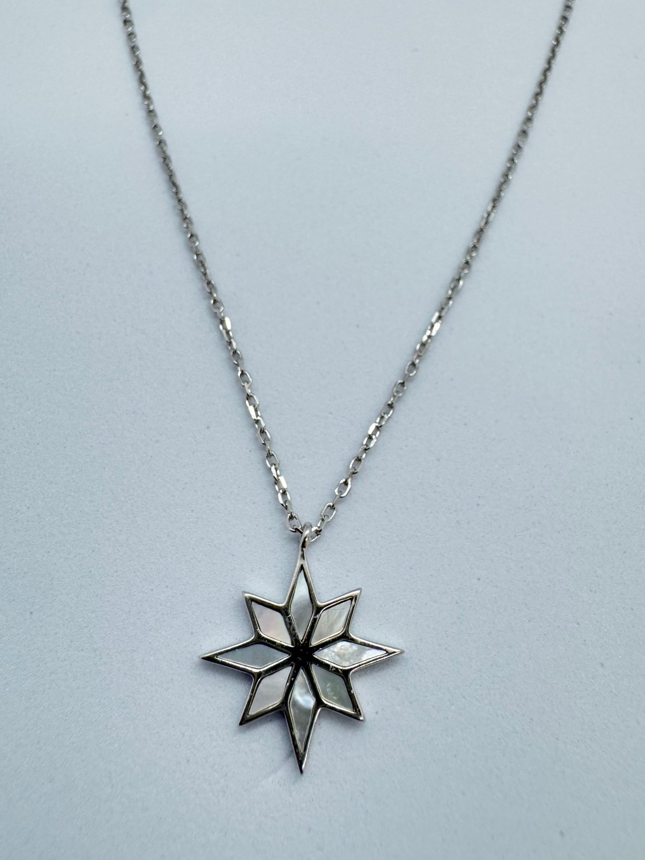 BEYAZ OPAL LOTUS KOLYE