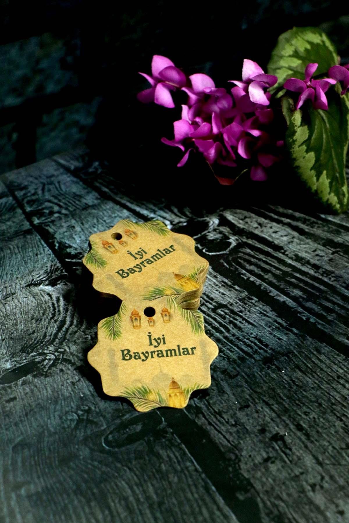 Bayram etiketi - İyi Bayramlar baskılı - 50 adet Kraft Bayram Etiketi (5 cm)