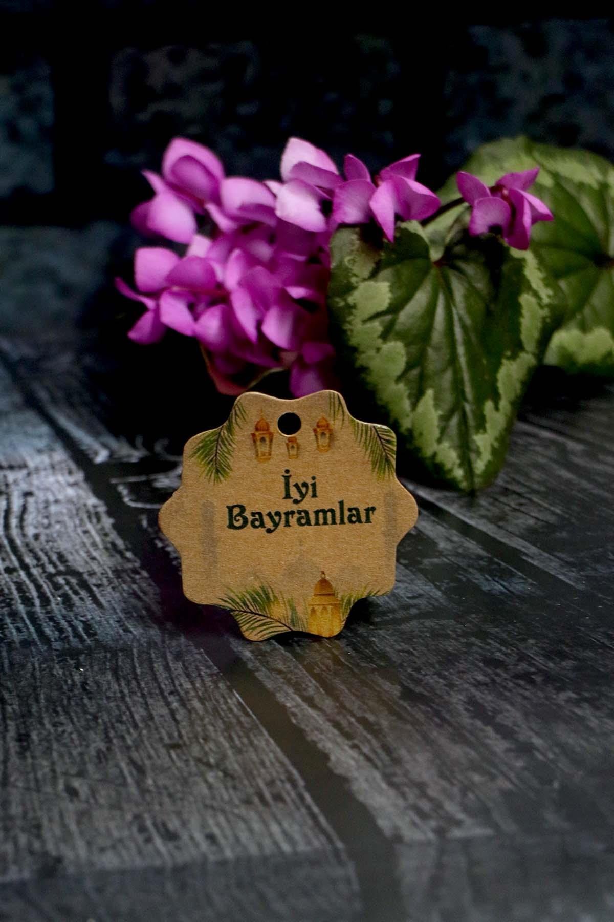 Bayram etiketi - İyi Bayramlar baskılı - 50 adet Kraft Bayram Etiketi (5 cm)