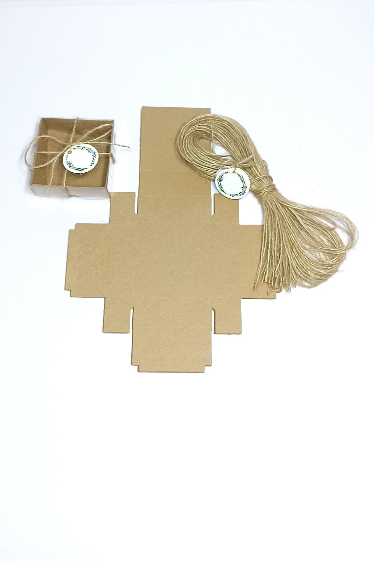Beyaz Etiket Baskılı, Kraft Asetat Kapaklı Kutu,15 Adet Ipli Hediyelik Kutusu Set ( 8x8x3 Cm )