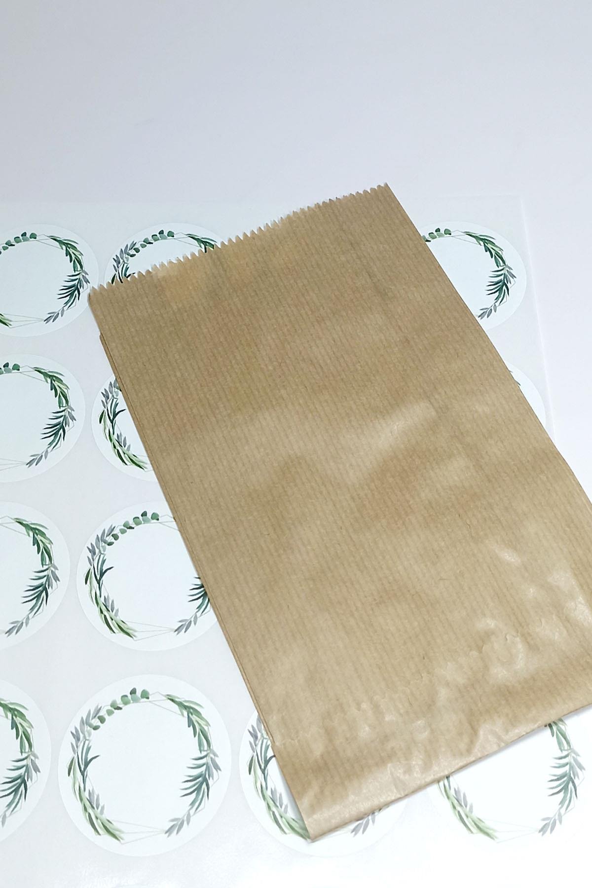 Beyaz Etiket Baskılı, Kraft Hediye Paketi, Kraft Ambalaj Kese Kağıdı 20 Adet ( 12x20 Cm )