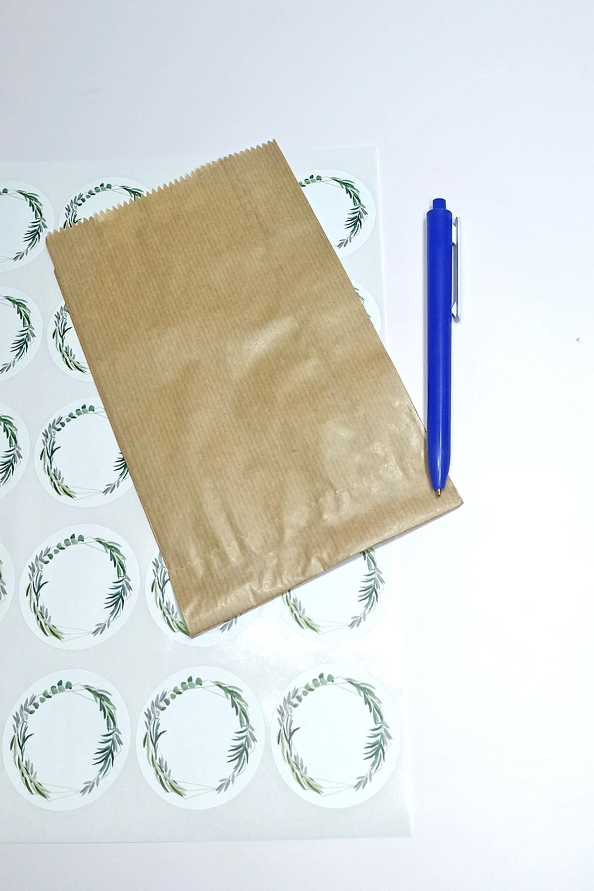 Beyaz Etiket Baskılı, Kraft Hediye Paketi, Kraft Ambalaj Kese Kağıdı 20 Adet ( 12x20 Cm )