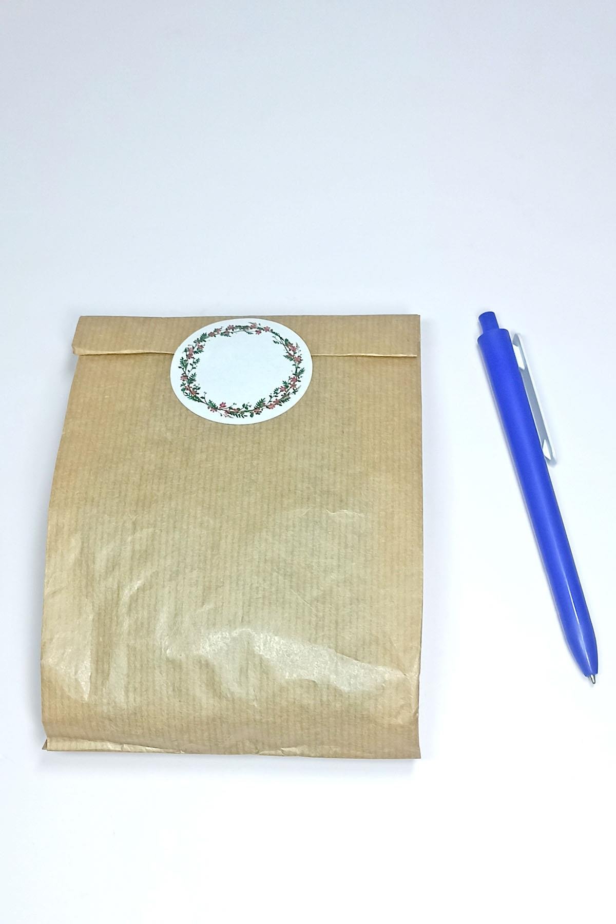 Beyaz Etiket Çiçek Baskılı, Kraft Hediye Paketi, Kraft Ambalaj Kese Kağıdı 20 Adet ( 12x20 Cm )