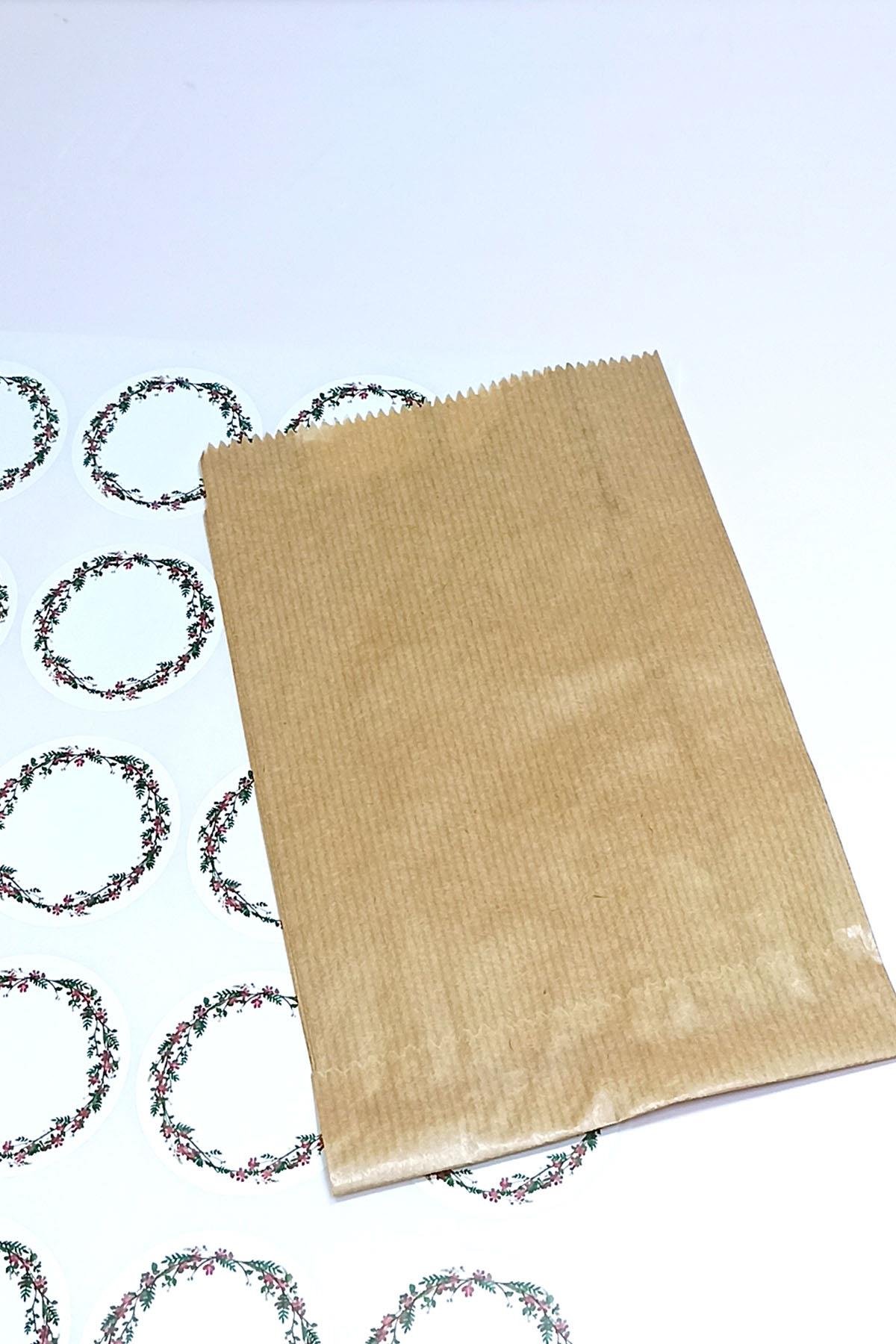Beyaz Etiket Çiçek Baskılı, Kraft Hediye Paketi, Kraft Ambalaj Kese Kağıdı 20 Adet ( 12x20 Cm )
