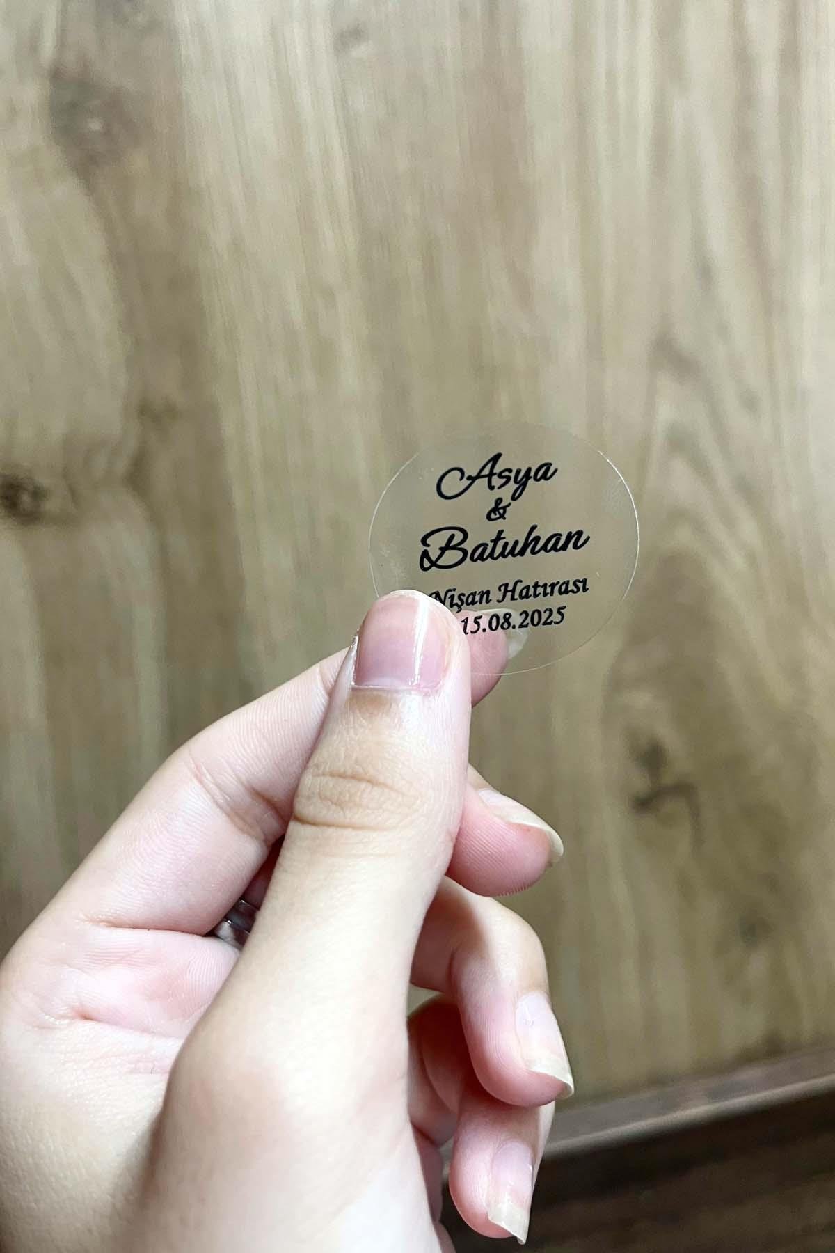 Kişiye Özel Şeffaf Etiket / Nikah - Nişan Etiketi / 100 Adet Yuvarlak Zarf Etiketi (3,5 Cm)