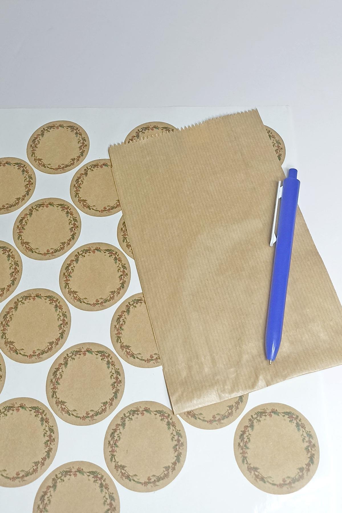 Kraft Etiket Çiçek Baskılı, Kraft Hediye Paketi, Kraft Ambalaj Kese Kağıdı 20 Adet ( 12x20 Cm )