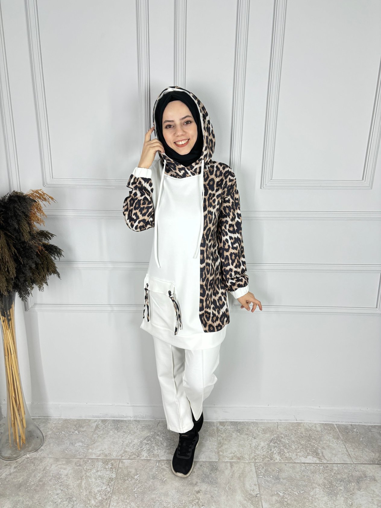 KAPÜŞONLU LEOPAR TAKIM BEYAZ