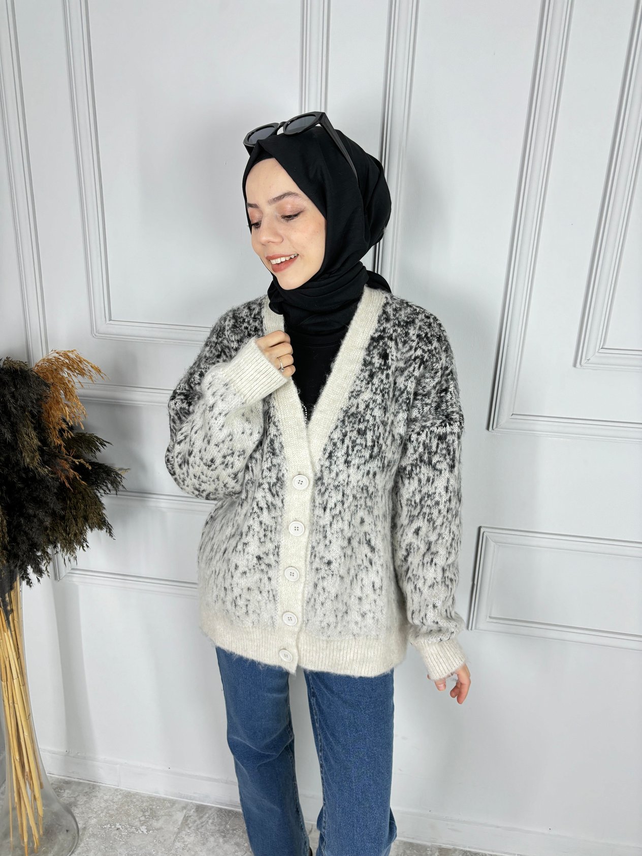SAKALLI TRİKO HIRKA KREM