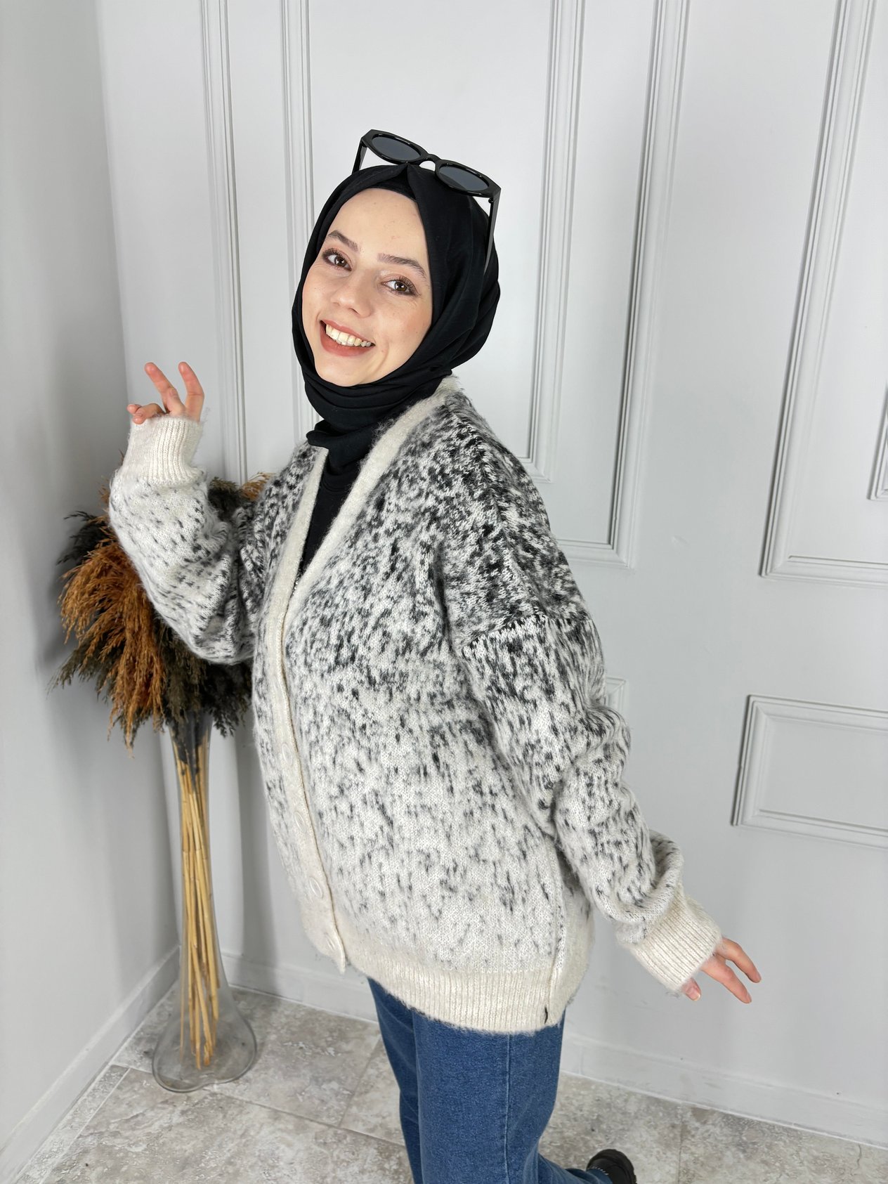 SAKALLI TRİKO HIRKA KREM