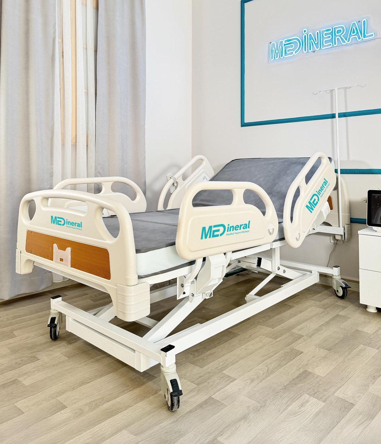 4 Motorlu Hasta Karyolası Full Abs Asansörlü