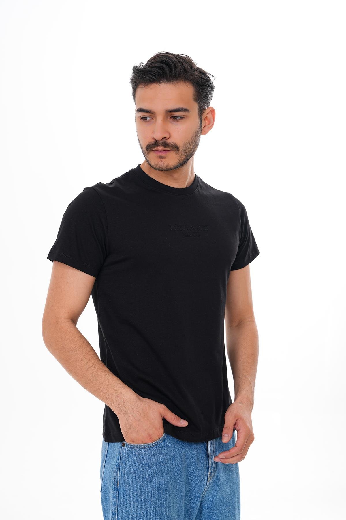 Basics&More Erkek %100 Pamuklu Nakışlı Siyah Bisiklet Yaka Tişört – Rahat ve Modern Tasarım 20802