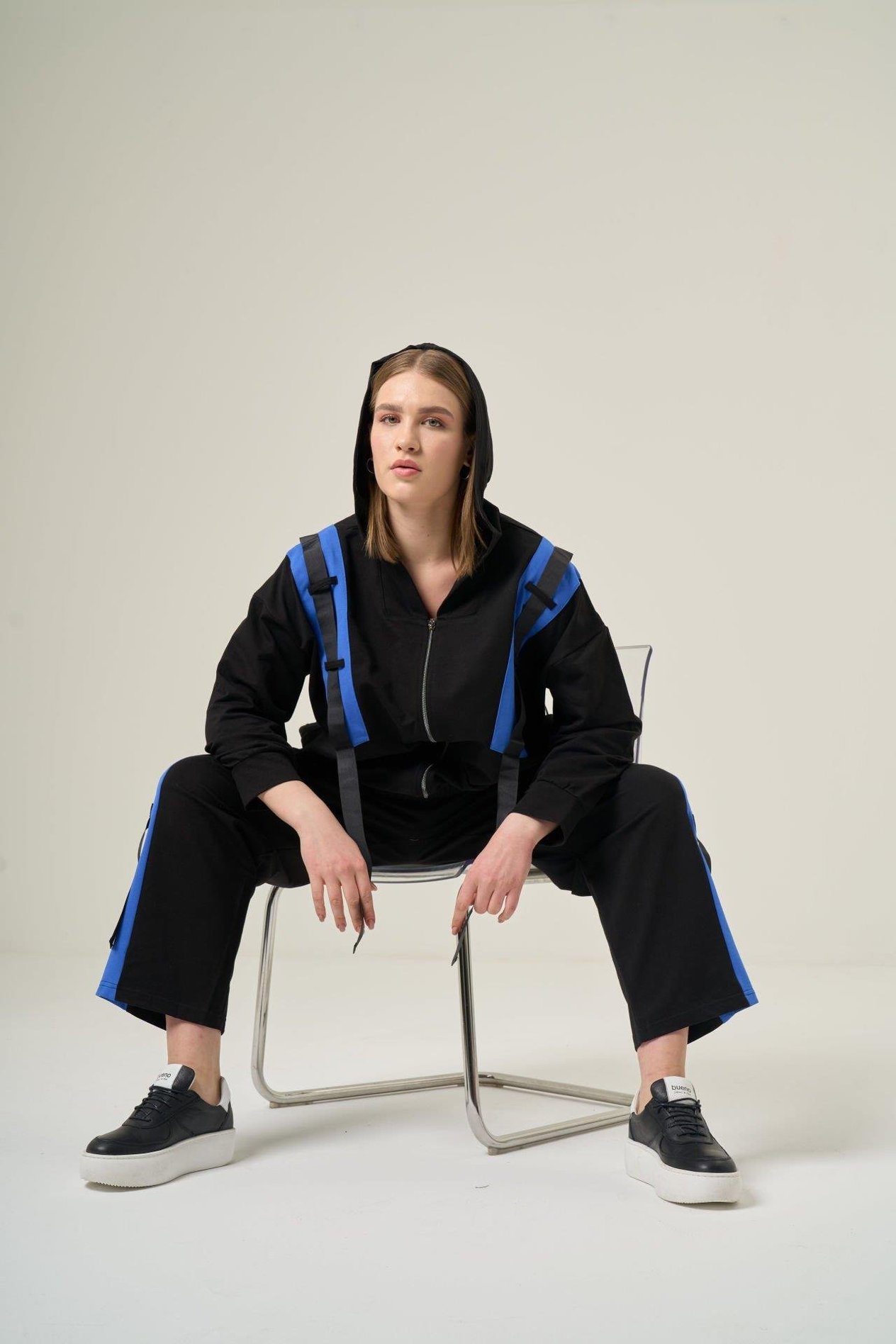 Fermuarlı Kapşonlu Sweatshirt