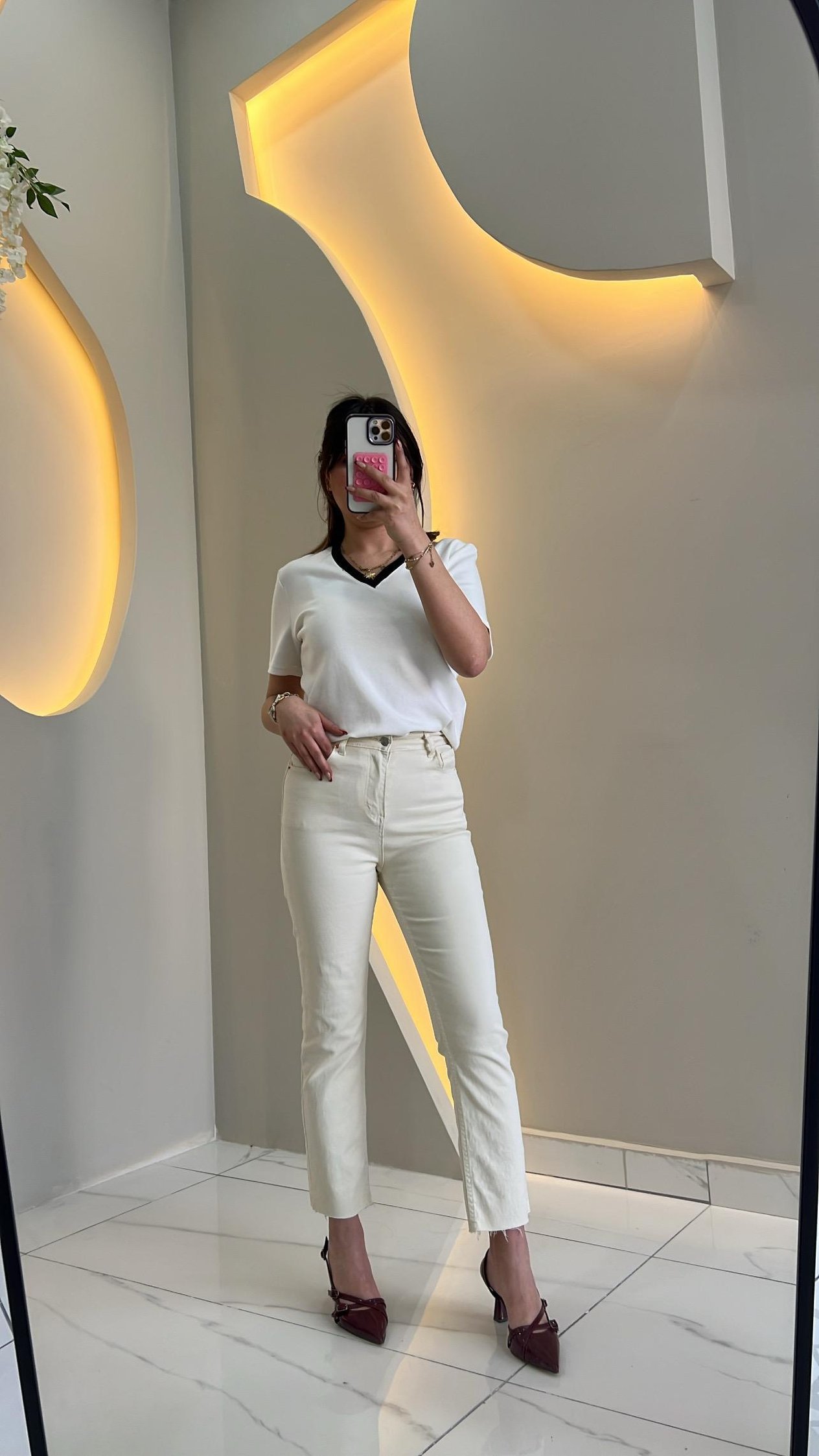 Krem Kesik Paç Boy Fit Jean 