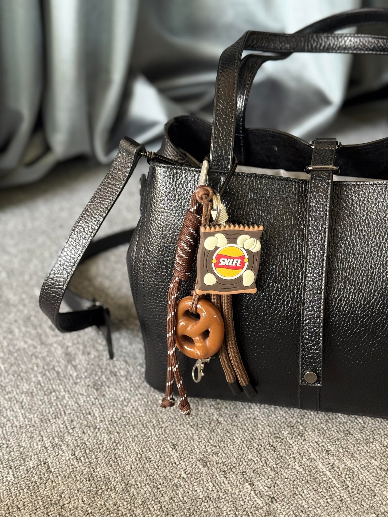 PRETZEL ÇANTA AKSESUARI