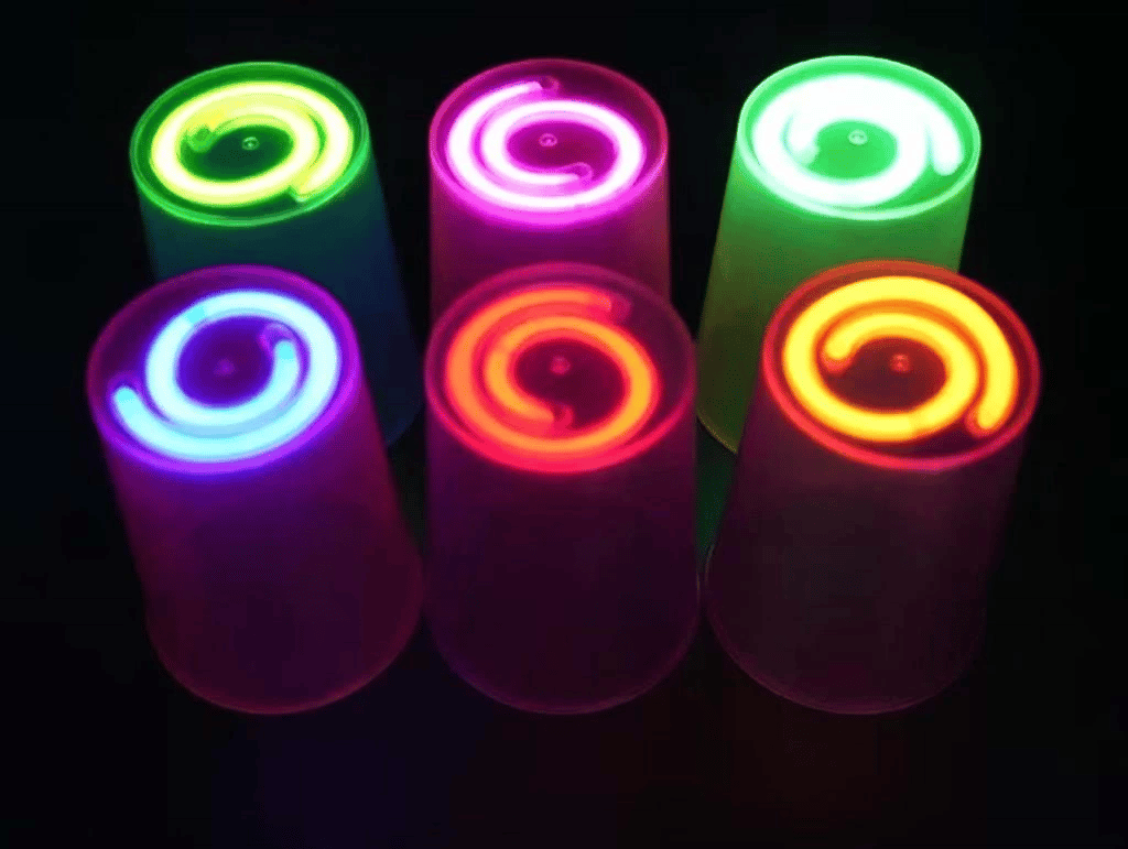 BFS   Karanlıkta Yanan Gece Işığı Mega Glow Bardaklar 8 Adet 8.5 x 10.5 cm