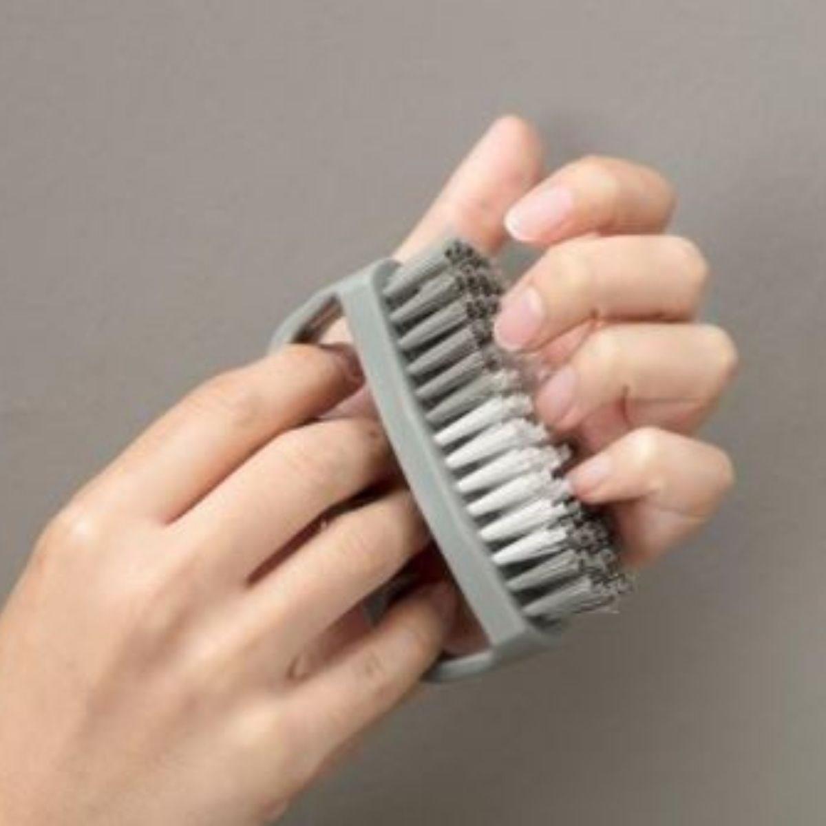 Tutamaçlı Plastik Pratik Tırnak ve Kıyafet Yaka Temizlik Fırçası- TP-113 (5110)