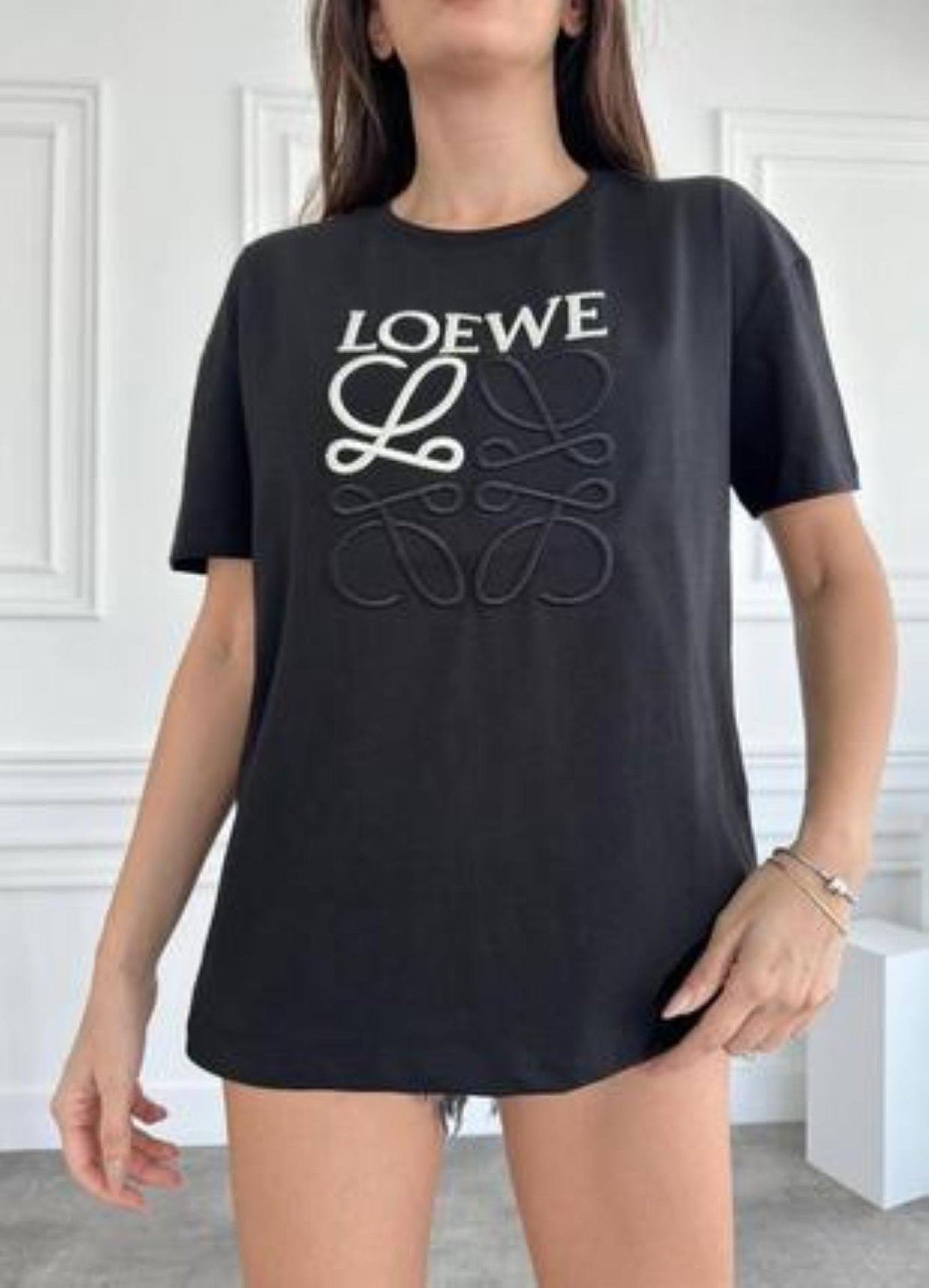 LOEWE ORJ SİYAH BASKILI BİSİKLET YAKA T-SHIRT