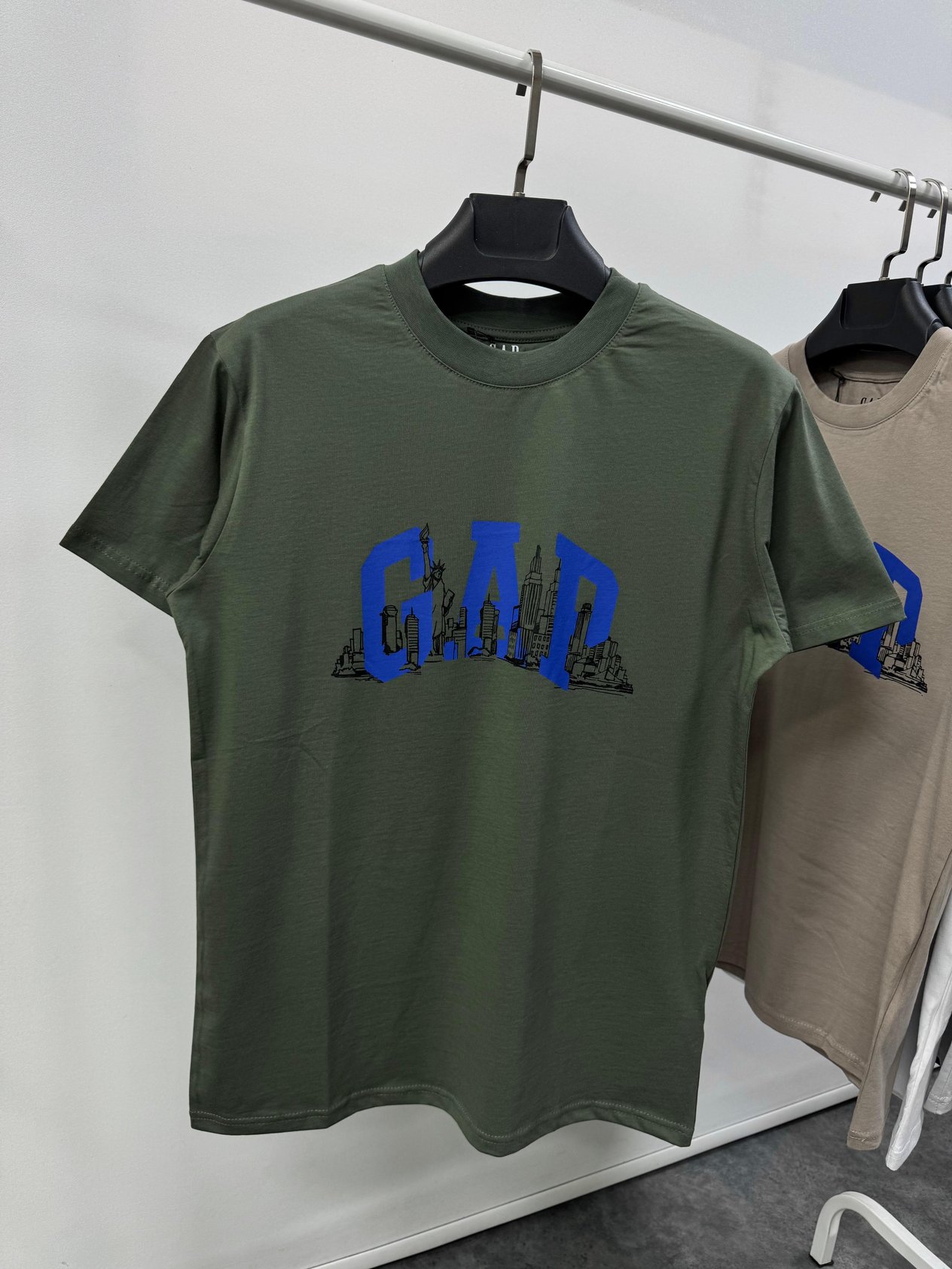 Mid Logo T-Shirt | Haki