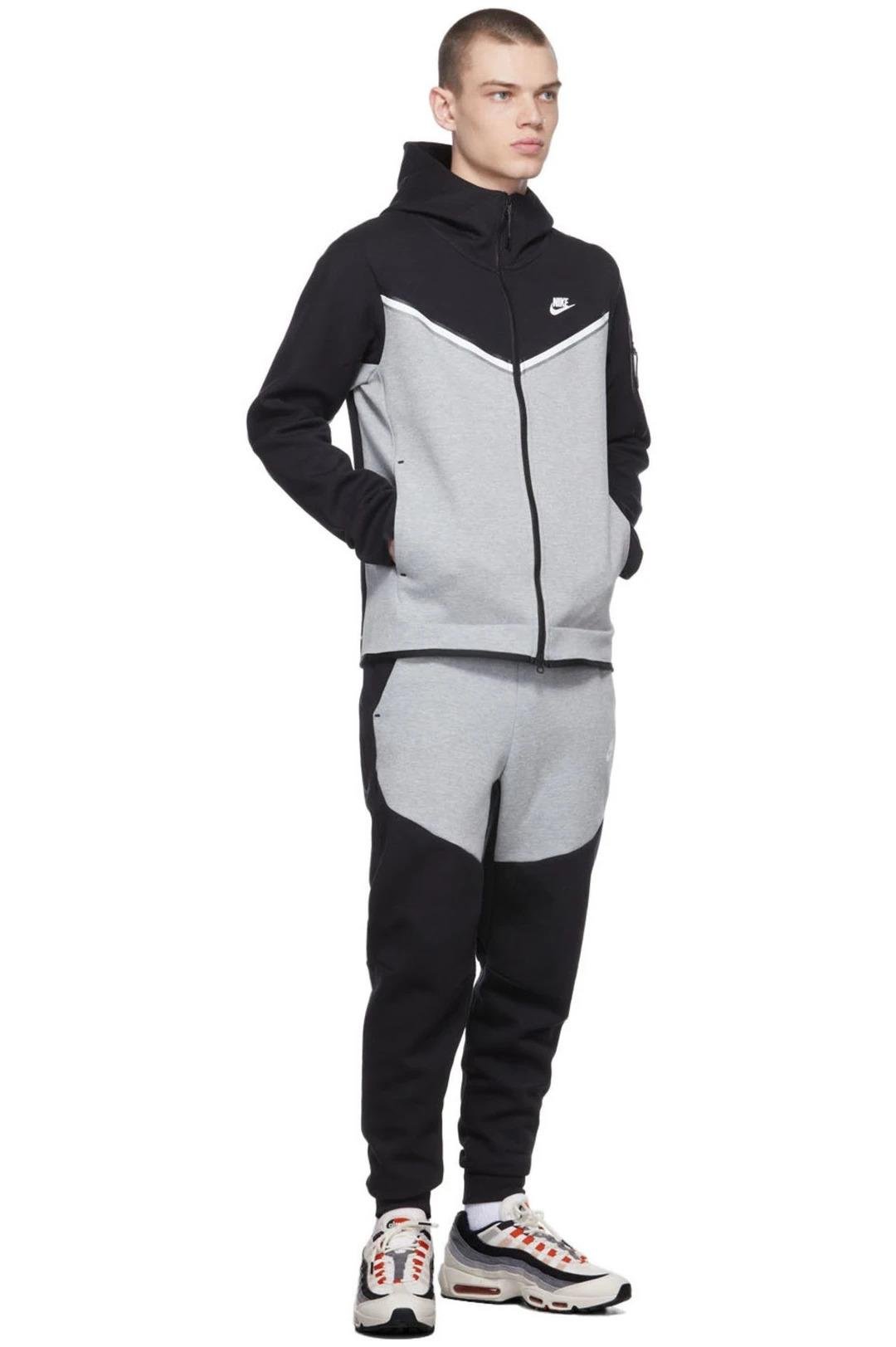 Nike Tech Fleece Jogger | Panda