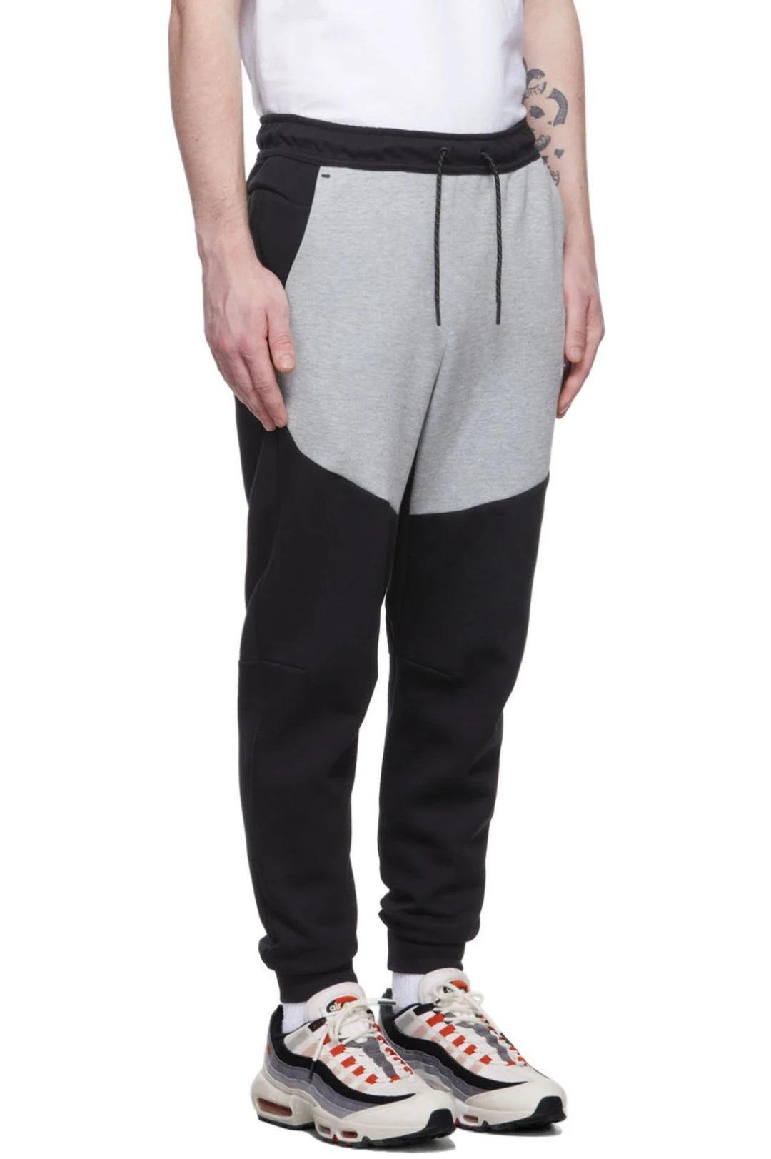 Nike Tech Fleece Jogger | Panda