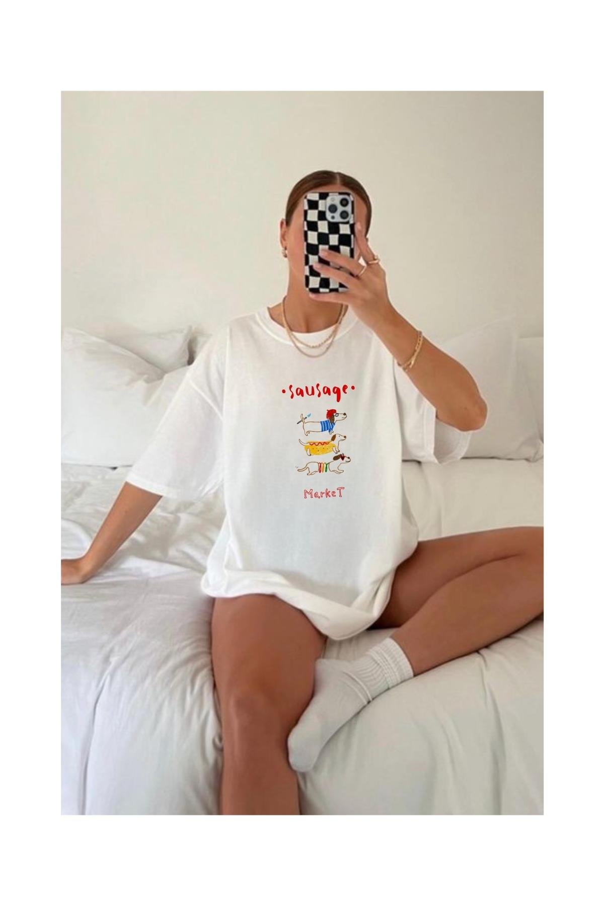 KADIN %100 PAMUKLU SOSİS KÖPEK  BASKILI OVERSIZE T-SHIRT
